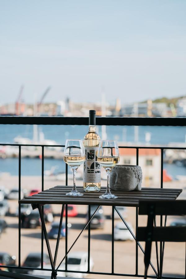 Luxury Port View Apartment Lavrion Exterior photo